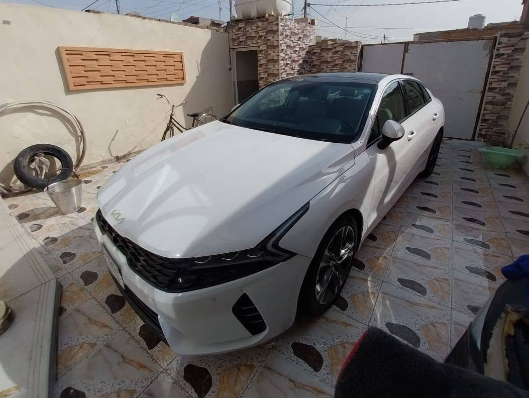 السلام عليكم كي 5 موديل 22 رقم بغداد حره وارد امريكي السياره مواصفات فول للاخير سعرها 165 متواجده في البصره ا***********
