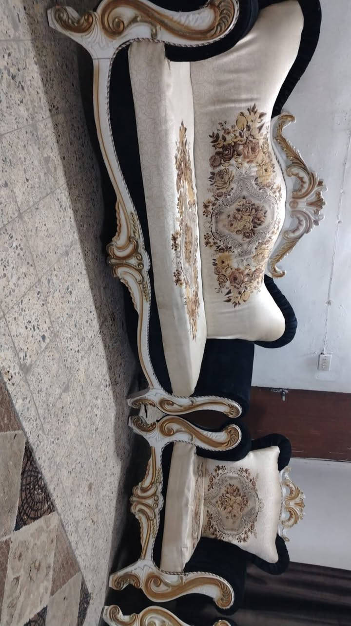 تخم 10 مقعد اخو جديد أي ضرر مابي نضافه فوول سعر ,,370,, بي مجال مكان لبياع ***********  يوجد واتساب
