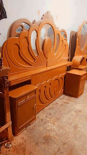 سلام عليكم 
غرفه 6  ابواب تزكام  نضافته 90 بلميه للبيع او مراوس 
السعر 525 الف العنوان النجف شارع المدينه للاستفسار اتصل 
***********
