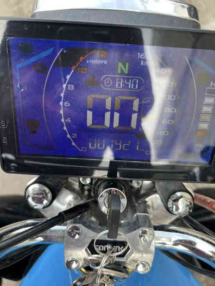 السلام عليكم دراجه للبيع موديل 2025 ضاغطه وزنجيل مابيها ارتاجاج حالها حال مكينه البوكسر الدراجه كفاله عامه زيرو ماصار شهر من اشتريتها بيها بصمتين ومفاتيح اثنين شادلها درع جديده سعرها ٩٠٠ قفل للشراي***********
