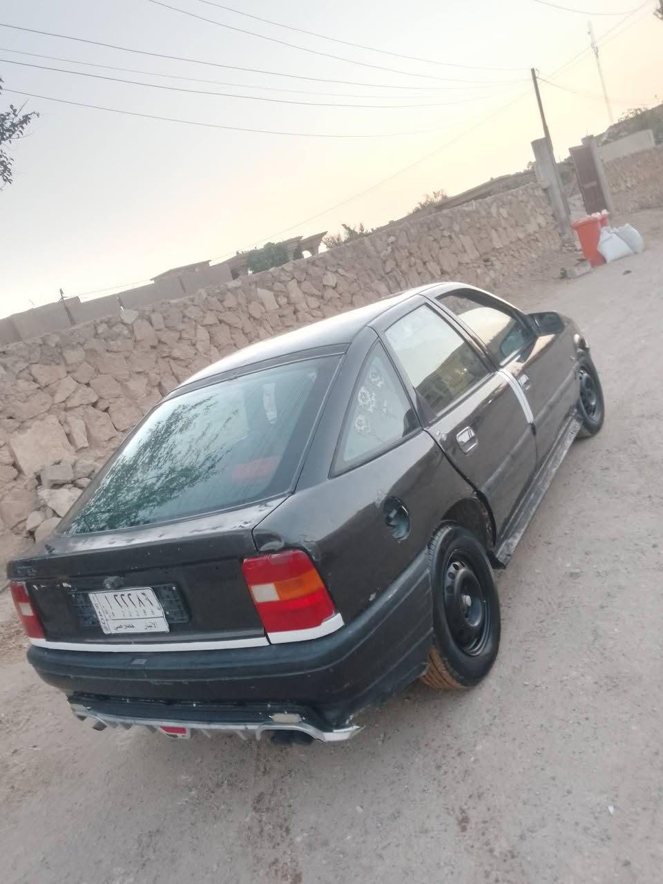 السلام عليكم سياره اوبل موديل 1991للبيع او مراوس رقم انبار سنويه جديده محرك كير جديد صدر نص عمر مكان السعر 25 وبيه مجال حك الجيه بيجي ناحية الصينيه رقم الهاتف ***********
***********
