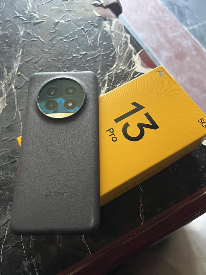 ريلمي 13 برو 5G
ذاكرة 512
عشوائية 12 
نظافة 100 السعر300 
***********
