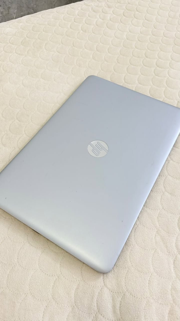 السلام عليكم لابتوب للبيع..
رام ٤ كيكا قابل للتطوير
هارد ٢٥٦ قابل للتطوير
سيم كارت + دبل ماوس
شاشة حجم ١٥.٥ + كاميرا بالشاشة
 كارت شاشة ٢ كيكا
 حاسبة نظافة ٩٠٪


**إذا كنت صاحب هذا الإعلان وتريد حذفه لأي سبب، رجاءا أرسل رسالة إلى الدعم الفني**