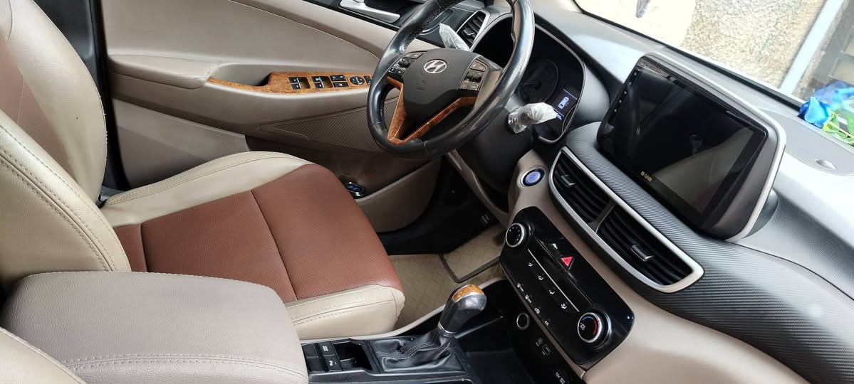 السلام عليكم #توكسان موديل 19
 وارد كوري 
ماشية 73
رقم بغداد باسمي 
بصمة
كشنات جلد
حساسات 
شاشة 
كاميرات 
مودات قيادة 
قطعتين تبريد
تحكمات ستيرن جهتين
مثبت سرعة 
ترحيب
وبعد بيهة المواصفات المعروفة
بيهة بنيد مبدل وطخة بسيطة بقبق الصندوق بدون دواخل  
السعر 185وبيهة مجال بسيط
للاستفسار ***********
