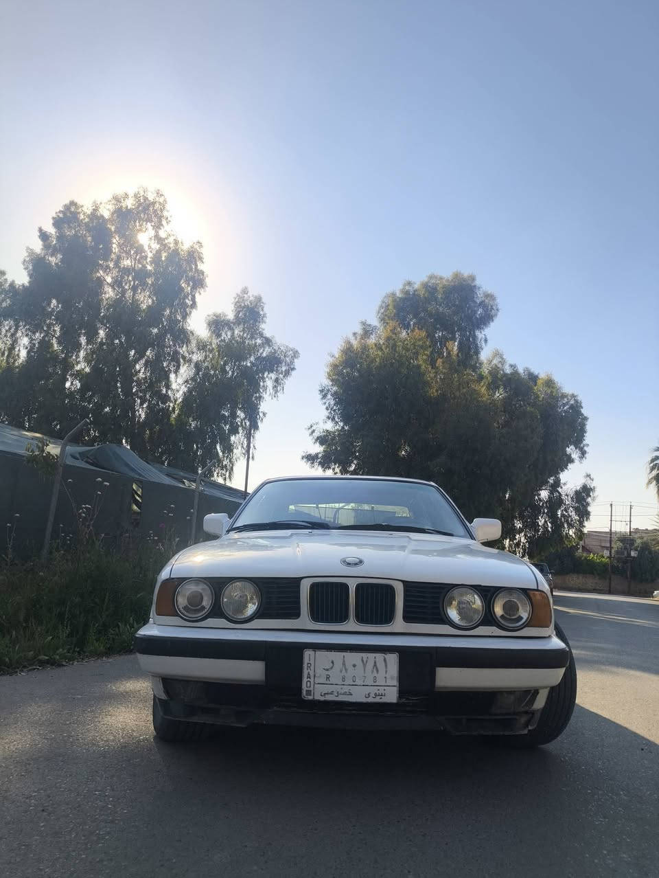 سلام عليكم اخوتي
BMW 520i 
موديل 1989 
كير عادي، مكينة فل بيها بداية صرف 
السيارة كلها وضع شركة ماملعوب بأي شي 
كهربائيات شغالة، مابيها قطرة صبغ ولا معجون 
مابيها خياس فقط براس الدوسة 
كابون بنزين بيها 
رقم الماني شرط التحويل 
سعر 45 وبي مجال للطيبين 
مكاني موصل ايسر حي التحرير 
اخوان السيارة نضيفة مال جناي
***********
