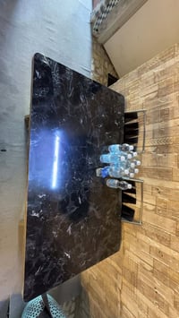 ميز طعام • مع تخم • قرب جوازات