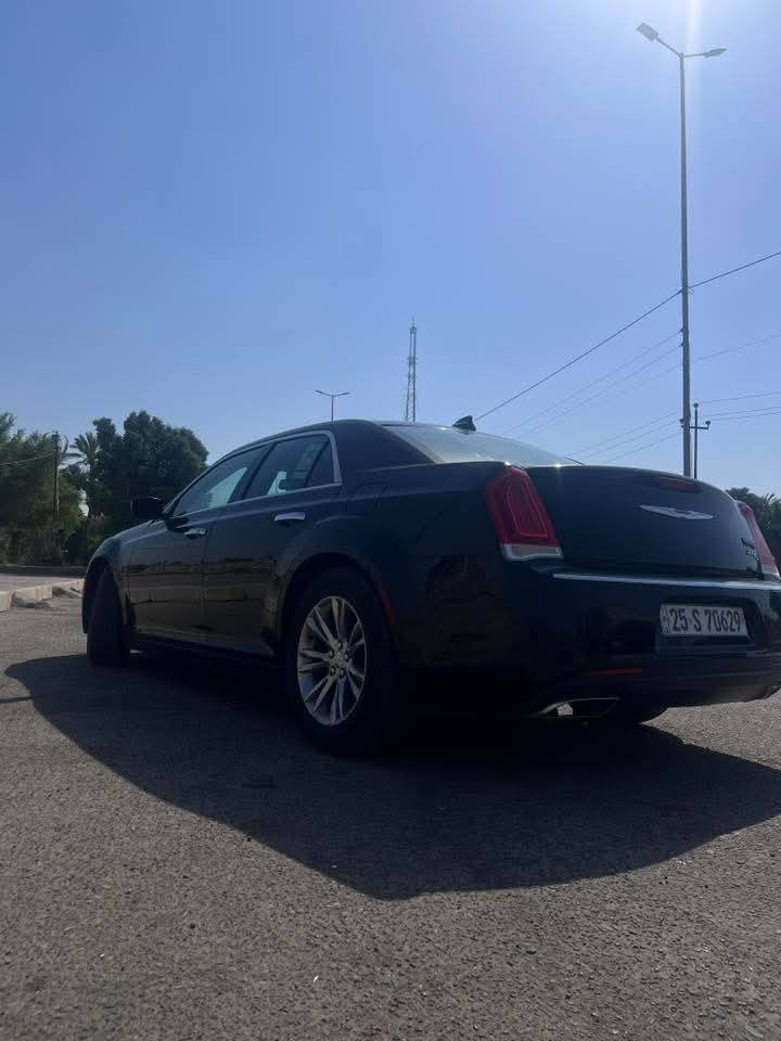 السلام عليكم اوباما 2015 للبيع السياره جاي بيه صبغ من أمريكا صفحة السايق باب وجاملغ ونفس اللون السياره  بدون ايرباك السياره جاهزه بيه نقص بسيط 
فول مواصفات لمتدد من بانورما والخ ما يحتاج اكلكم مواصفاتها السياره مال جناي كلش حلوه ونضيفة مكاني العماره ميسان 
السعر ب175وبيها مجال للشراي للاستفسار *********** وتساب
