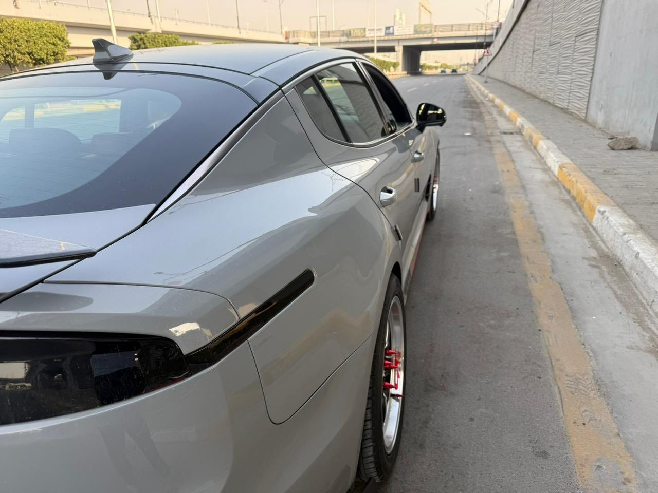 سلام وعليكم كيه سنتكر موديل. 2022 أمريكيه بيه بنيد أو  جاملخ بدون دواخل  6سلندر تون تيربو فول واصفات  رقمه 11بغداد عنوان بغداد  جكوك رقم تلفون ***********
