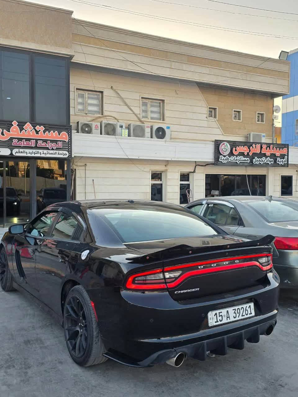 السلام وعليكم شباب جارجر موديل 15 sxt محدثة 20 GT  حادثهه جاملغ وبنيد  السيارة فول ماعدة الفتحة حداديه جديده تبريد كير مكينه كفاله سياره جاهزه من كلشي ملاحضه سياره مال بيت مكاني بغداد مرور التاجي سعر 148وبيه مجال حك لجيه فقط بيع او مراوس , ***********
