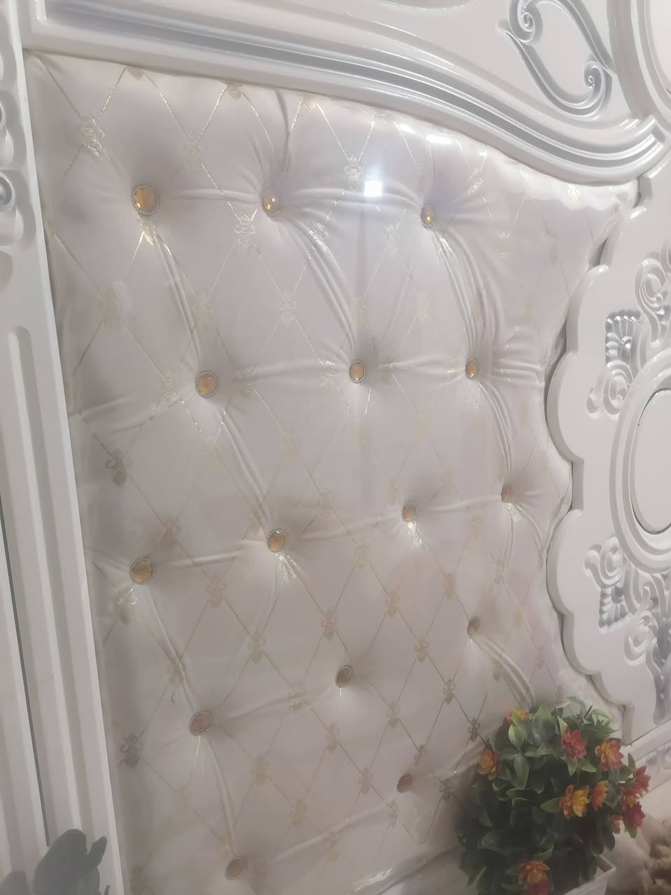 بكاني بصره تنومه صالحيه عقارات شايب غرفه لبيع صارله شهر من مشتريه ***********
