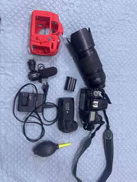 نيكون 7000D • عدسة 70-300VR • 32جيجا أصلي