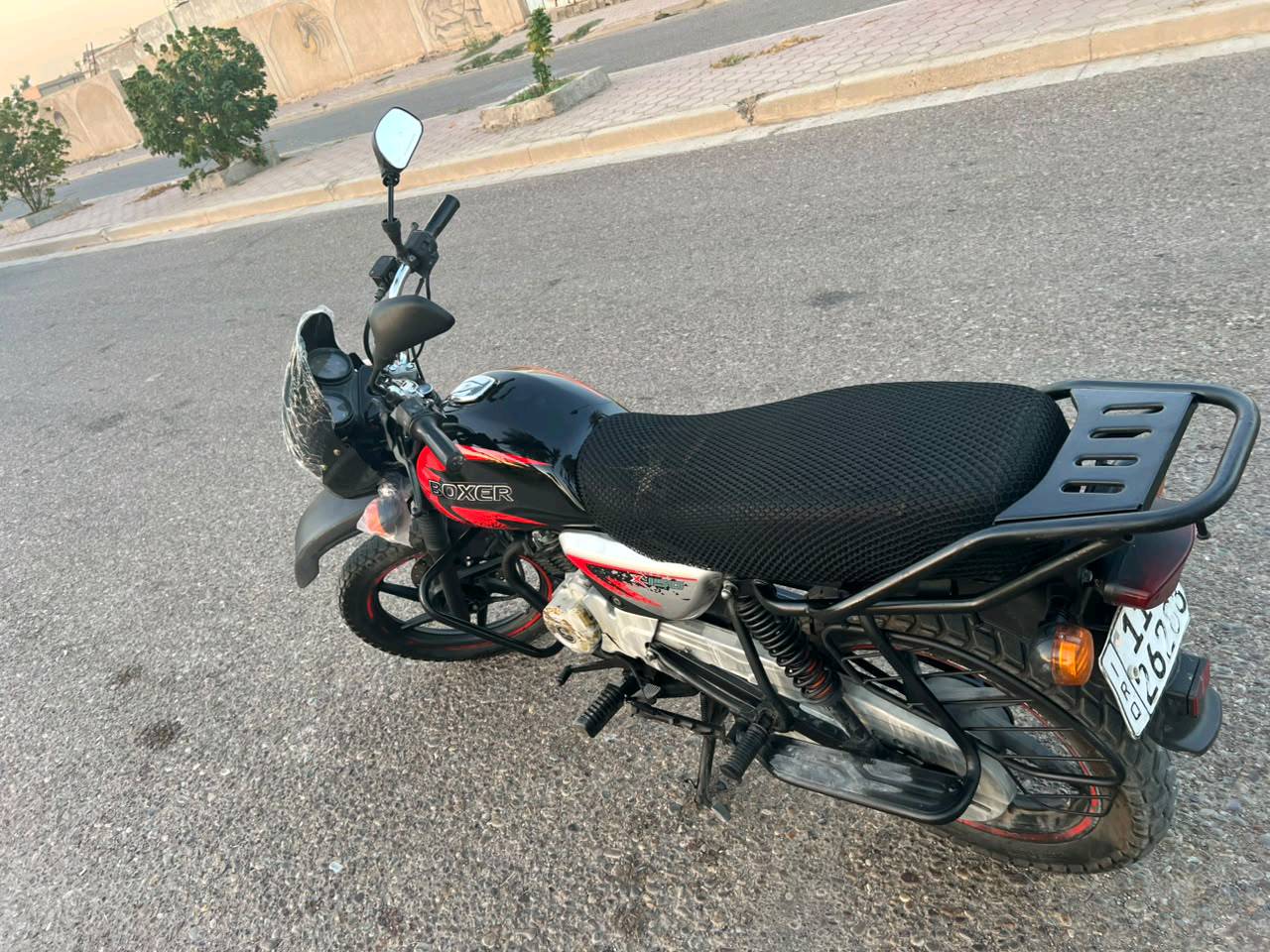 السلام عليكم
دراجة بوكسر جبلي موديل 22 نازله ب23 رقم انكليزي و سنوية بأسمي  
مجفتة تجفيت وكالة لا دخان ولا تنقيص
الدراجة خير من الله مكاني المدائن سلمان باك 
***********