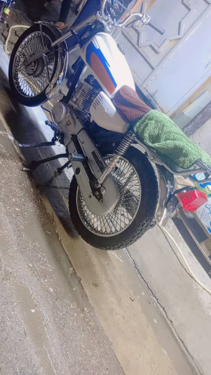 سلام عليكم دراجه 4كير للبيع اوراق موديل 2020 وبيه ونقص كهربائية ودراجه خير من الله المكان بغداد شهداء البياع السعر خاص ***********
