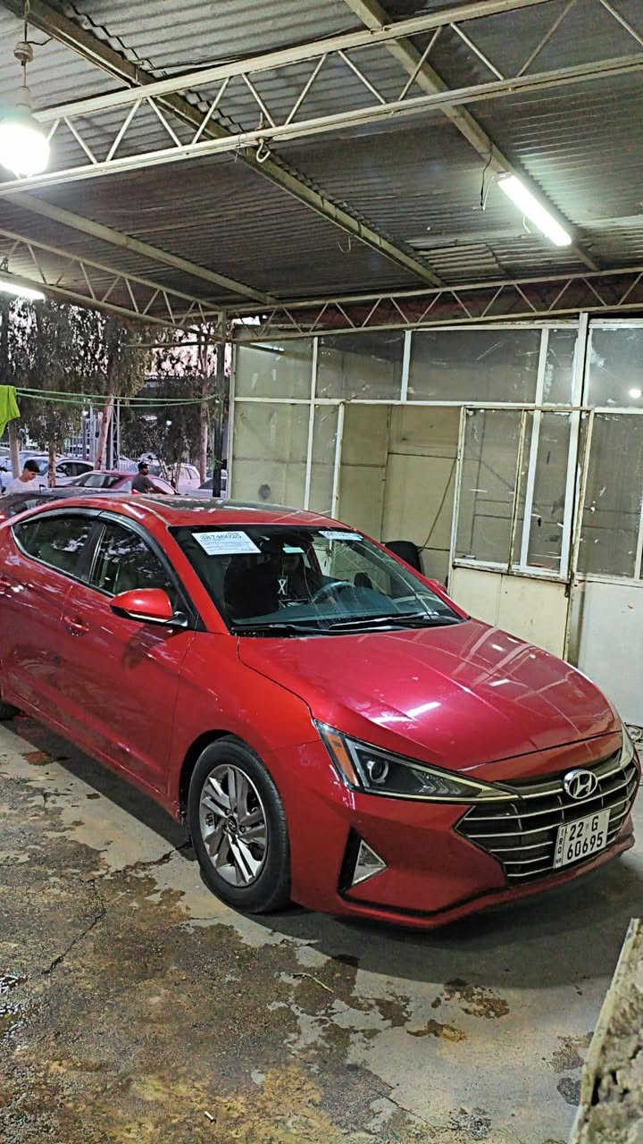 السلام عليكم النترا 2019 وارد كندي فول مواصفات 
بصمه 
بصمه ابواب 
كشنات هيتر 
تبريد بيانو 
فتحه سقف
نقطه عمياء 
مانع انزلاق 
مثبت سرعه 
رادار 
وباقي مواصفات معروفه بدون ضرر بيها تبديل بوند فقط 
مابيها صبغ 
كير at شرط
محرك 20دوش  شرط
رقم اربيل هزه جديده  سنويه صار شهر ساقطه 
صاحبها موجود بل موصل وعندي وكاله بيها اني احولك تريد شرعي بكيفك 
رقم صاحب السياره ***********
سعرها 140 وبيها مجال
