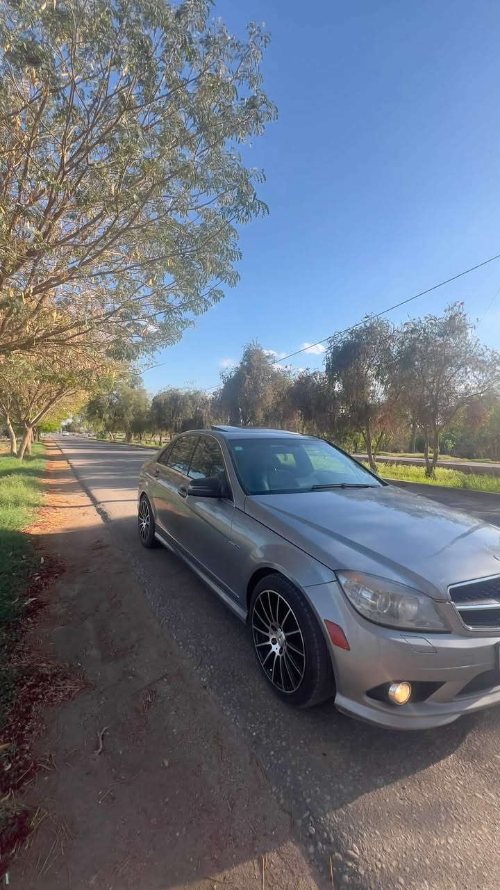 سلام عليكم
للبيع او المراوس مارسدس c350 موديل 2008 
فتحه كروز سرعه محرك 6 سلندر 
كير محرك مكفول تبريد شغال 
كهربائيات كلها شغاله 
سياره بيها صبغ ربعالجاملغ  لايمن ولايسر 
الخلفي صدر مبدل قبل 3 اشهر لامامي والخلفي السياره عليها سيرفس كامل 
بيها فقط البصمه تشغيل السياره تشكل مرات 
سعرها 110وبيها مجال بسيط 
رقم الهاتف ***********
