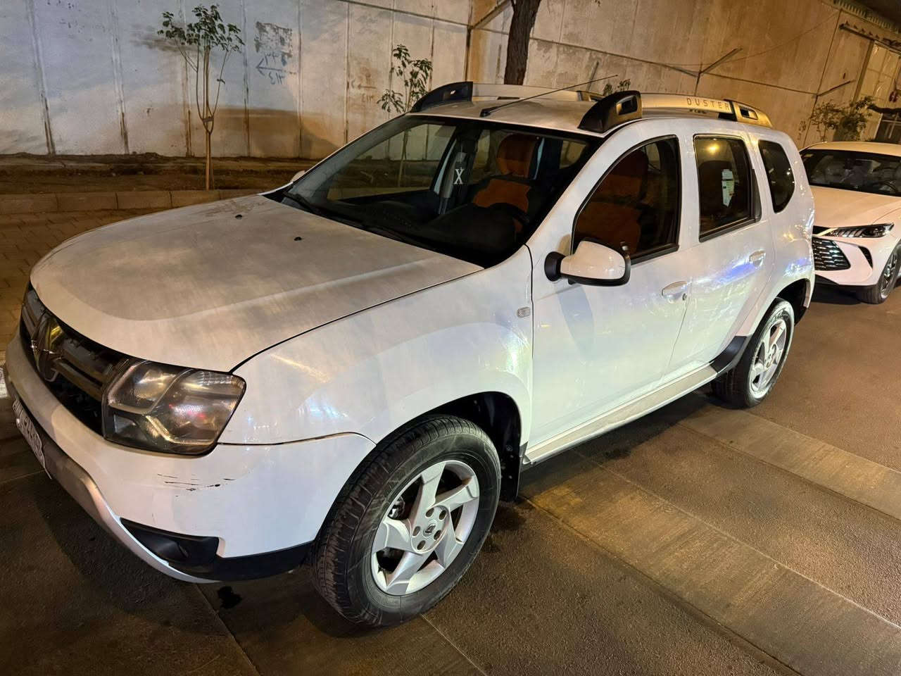 السلام عليكم مديل ١٨ ماشيه ١٣٠ بدون صبغ بيها ملاحظات صغيره السعر ٩٠ وبيها مجال للاتصال ***********
