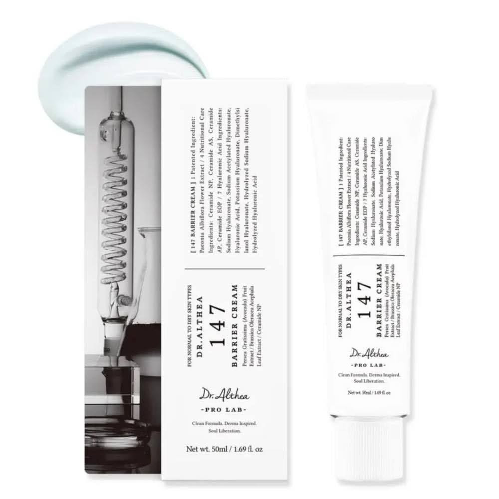 🌿 كريم دكتور الثيا 147 – Dr. Althea 147 Barrier Cream
لترميم حاجز البشرة، تهدئتها، وترطيبها بعمق 💧

🔹 يعزز الحاجز الواقي للبشرة
بفضل مركب Guaiazulene المهدئ، يخفف الاحمرار ويعيد التوازن للبشرة الحساسة.

🔹 ترطيب فائق بسبع طبقات من حمض الهيالورونيك
يرطب كل طبقة من طبقات البشرة ليحافظ على النعومة طوال اليوم.

🔹 تركيبة مغذية وغنية
مدعّمة بزيوت طبيعية مثل زيت الأفوكادو وزيت الشاي الأخضر + زبدة الشيا، لتغذية مكثّفة دون انسداد المسام.

🔹 لطيف وآمن 100٪
خالي من العطور، الكحول، البارابين، والمواد المهيجة – مثالي للبشرة الحساسة جدًا.

🔹 ملمس كريمي ناعم
يذوب في البشرة دون أن يترك طبقة دهنية، مثالي للاستخدام الليلي أو كخطوة نهائية في روتينك اليومي.

السعر خاص


**إذا كنت صاحب هذا الإعلان وتريد حذفه لأي سبب، رجاءا أرسل رسالة إلى الدعم الفني**