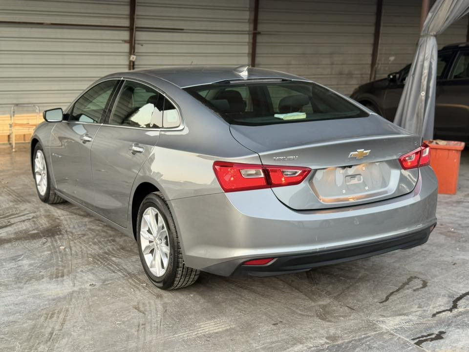 بسم الله الرحمن الرحيم

شفروليه ماليبو – موديل 2023
المواصفات: LT1

🔹 بصمة وتشغيل زر
🔹 مقاعد كهرباء
🔹 كاميرا
🔹 فول أوتوماتيك
🔹 رادار أمامي
🔹 رادار مغادرة المسار (Lane Assist)
🔹 تبريد في الشاشة
🔹 فرامل كهربائية
🔹 شاشة عدادات رادار
🔹 مواصفات أخرى كثيرة

🚗 الممشى: 31,000 كم
🎨 الحالة: بدون صبغ، بدون قطع مبدلة
🔧 يوجد فقط مكانان PDR
🛡 الرادارات، أنظمة السلامة، وكل شيء شغال 100%
📘 الكتالوج ومفتاح الشركة الأصلي موجودان
❄️ الراديتر وكل القطع الأصلية
🔩 كبس أمامي وخلفي
مکان السلیمانیة
***********
