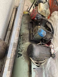 اسلام عليكم اخوان عندي  غراض محل  كامله الغراض بس عليهن دهن الله شاهد ...