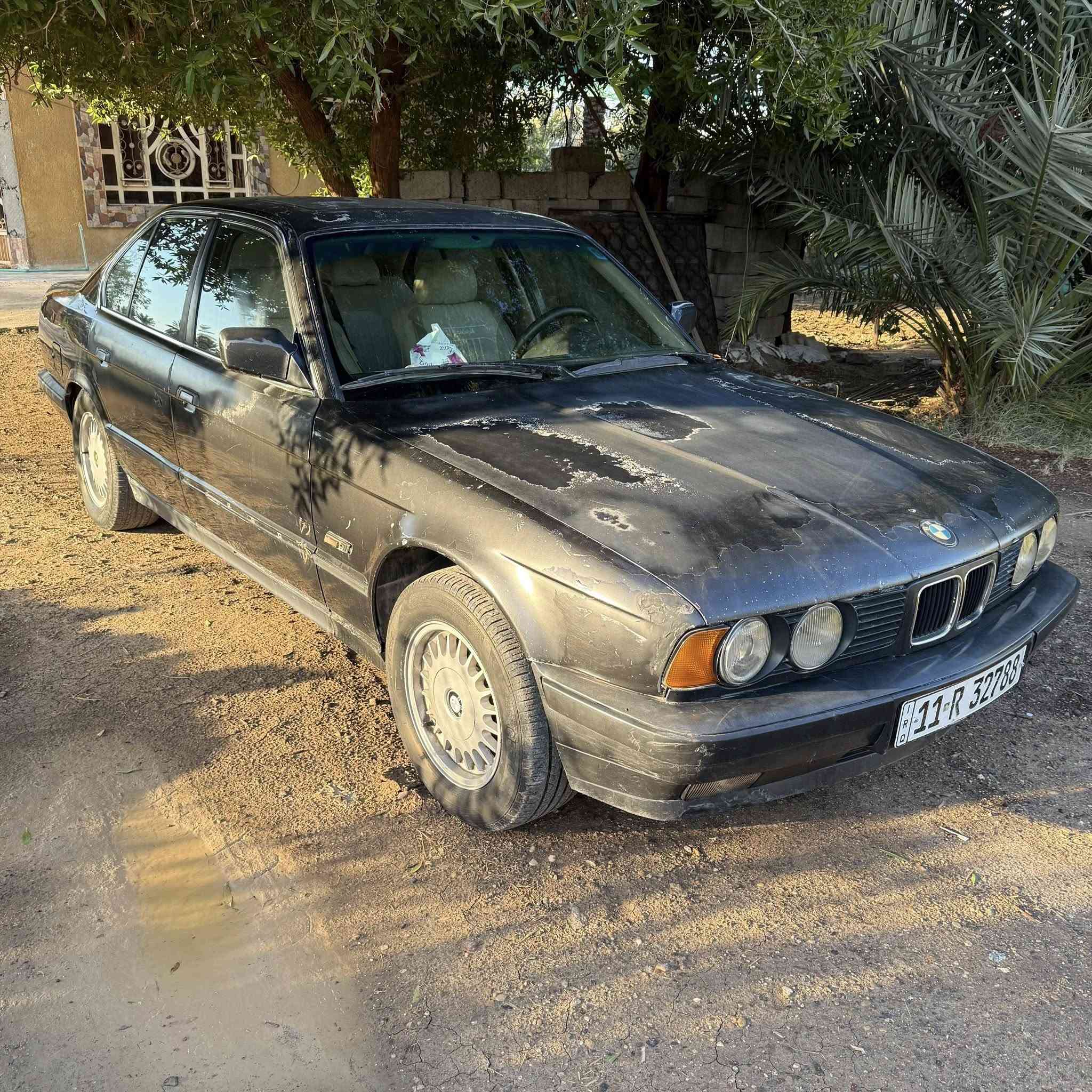 سلام عليكم  مكلف بالنشر
بي ام موديل 90 رقم بغداد بأسمي
 
السيارة بلادية بدون اي ضربة فقط كلير عام 

حدادية تايرات جدد 

محرك بي تبخير 

داخل جديد  

تبريد تدفئة شغال 

سعر 48 ورقة مكان بغداد زعفرانية ‭0770 429 0510‬
