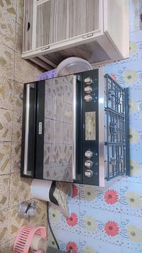 طباخ يطالي جديد ما مستخدم نضافته 100/100 ثالجه نضافه 95.... 0780689071...