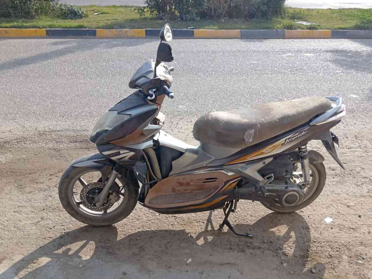 للبيع شغال سلف المكينه صافيه السعر 250 الاتصال ***********
