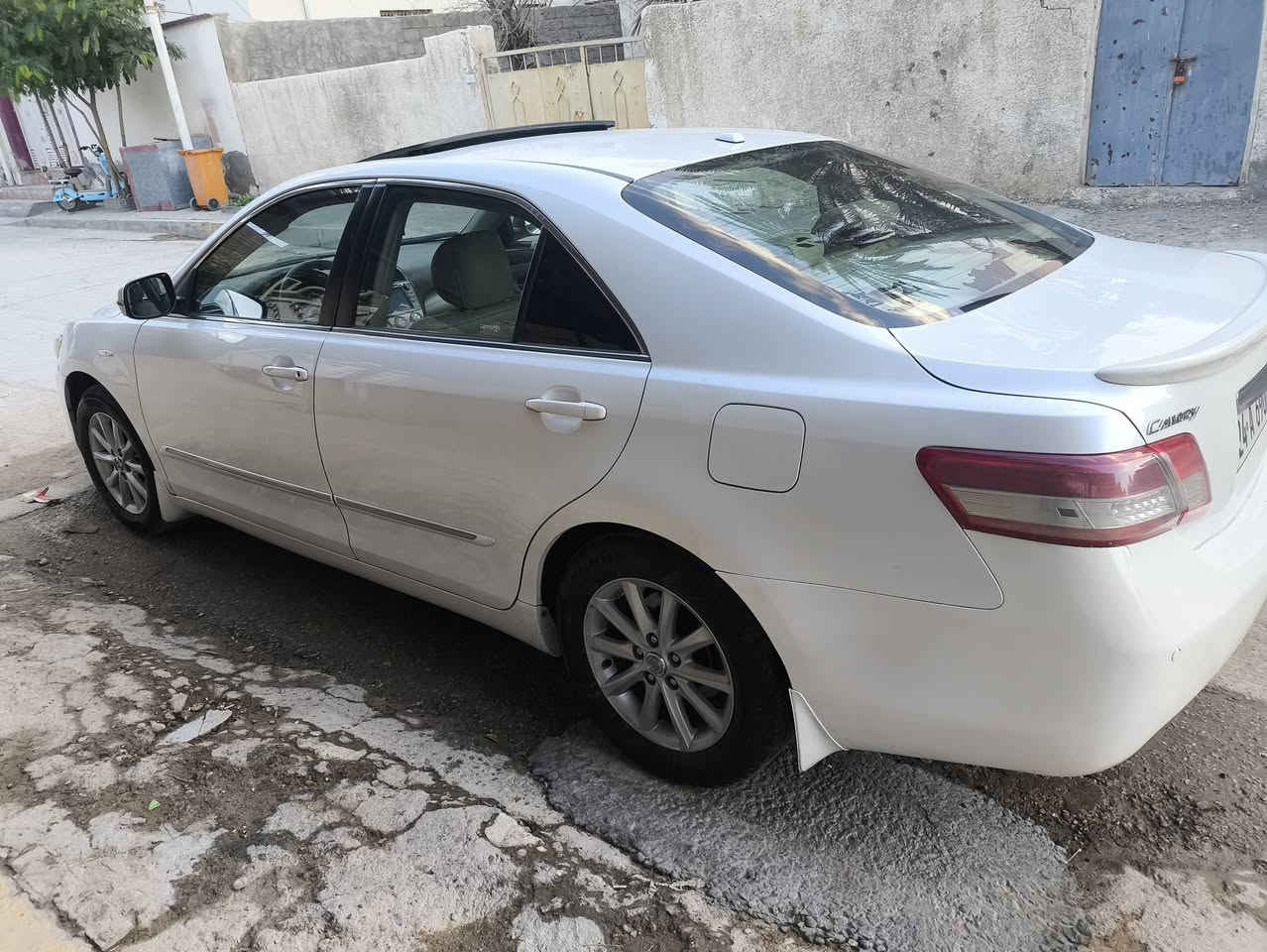 سلام عليكم اخوان كامري ٢٠١٠خليجي فووووول مواصفات عدا البرده السياره كلش نضيفه ومابيه اي نقص مكينه وكير شرط انطيك لاتنقيص ولا تبخير مبدله مال حاويه تخم تاير جديد ترايك كلش ناعم جاهزه متصرف عليه ربع رقم وسنويه وهزه كله جديد باسمي السياره السعر المطلوب ١٣٠مجاله كلش بصيط للاستفسار ***********
