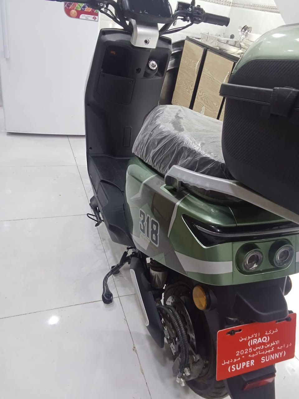 سلام عليكم دراجه شحن للبيع جديد موديل 2026 دراجه جديد بعدهه بجيسهه مال شركه بيهه 6 بطاريات سرعته 120 خير من الله مواصفات المكان حي الصحه الرقم *********** تواصل على هاذ الرقم السعر 800 و بيه مجال بسيط
