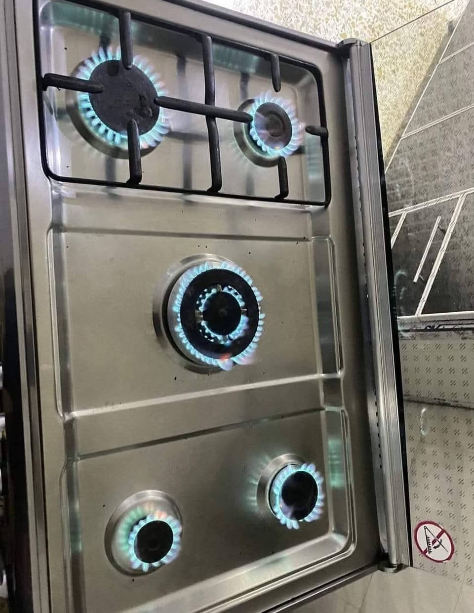 ورشه تصليح جميع انواع الطباخات متوفر صيانه موقعيه ***********
