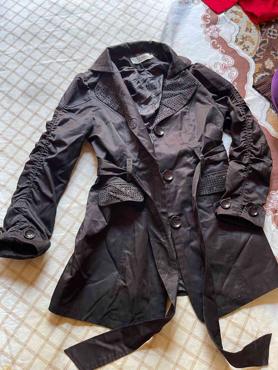 بالة اوربية نظيفة 100% رجالي ونسائي الجاكيت قطعة الفين دينار  وبقية قطع الف دينار  وجنط القطعة الفين كلهن ب10 واقل طلب 20 قطعة وتوصيل داخل الديوانية
للاتصال ***********
