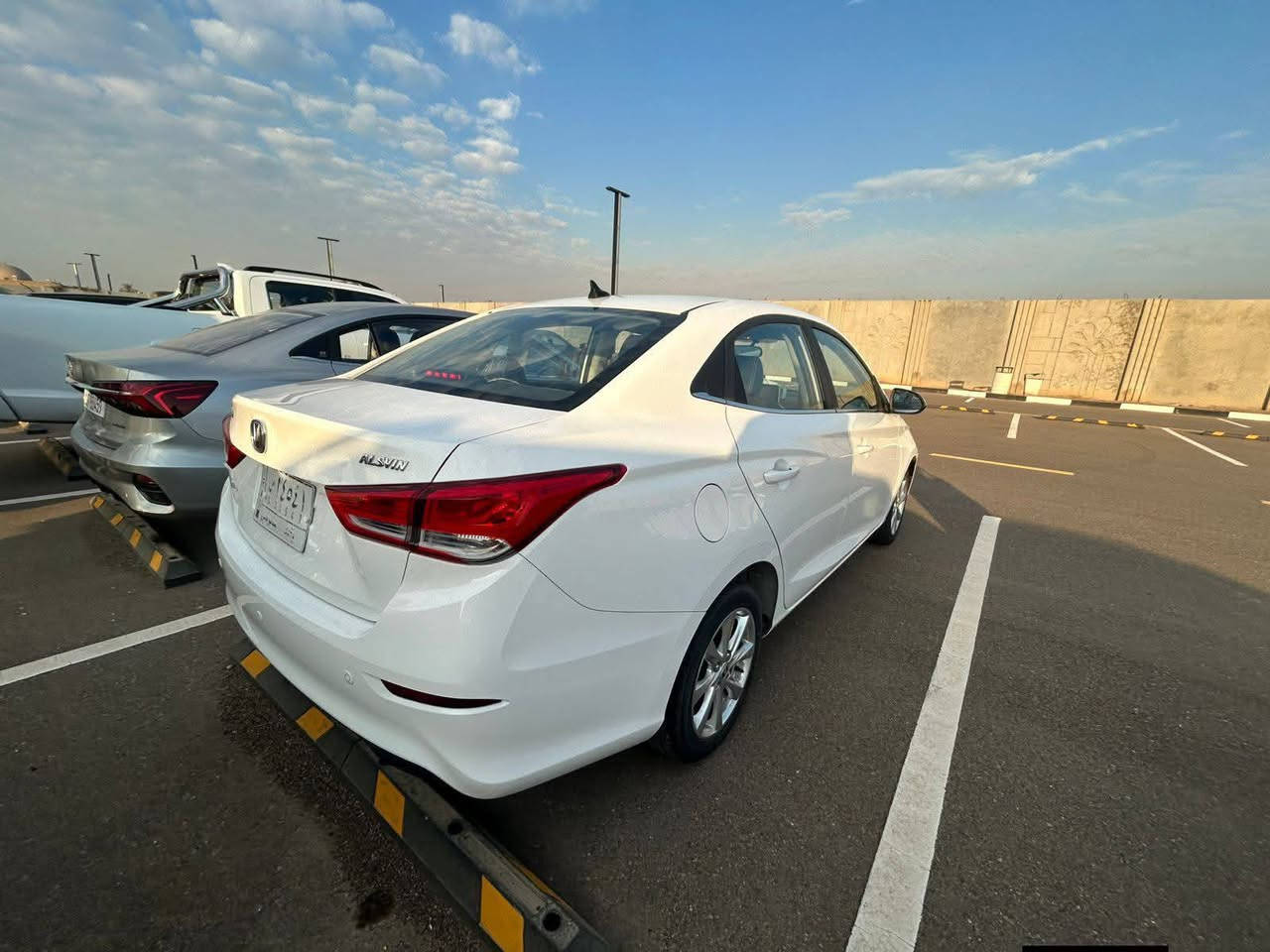 السلام عليكم للبيع شانجان السفن موديل 2024
بدون صبغ
المواصفات 
كامره خلفية
رادار خلفي جانبي
إنارة ترحيب
شاشه كار بلي
ماشيه 18,000 كم
مكينه 1500
مانع تزحلق
لون ابيض
مكان السياره بغداد
السعر اتصل عل رقم 
***********
