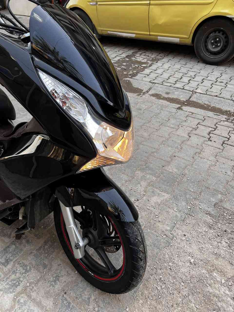 السلام عليكم pcxجيل اول ياباني الدراجه جديده ومحرك مكفول  السعر مليون و200 المكان بغداد ساحه عدن الرقم ***********
