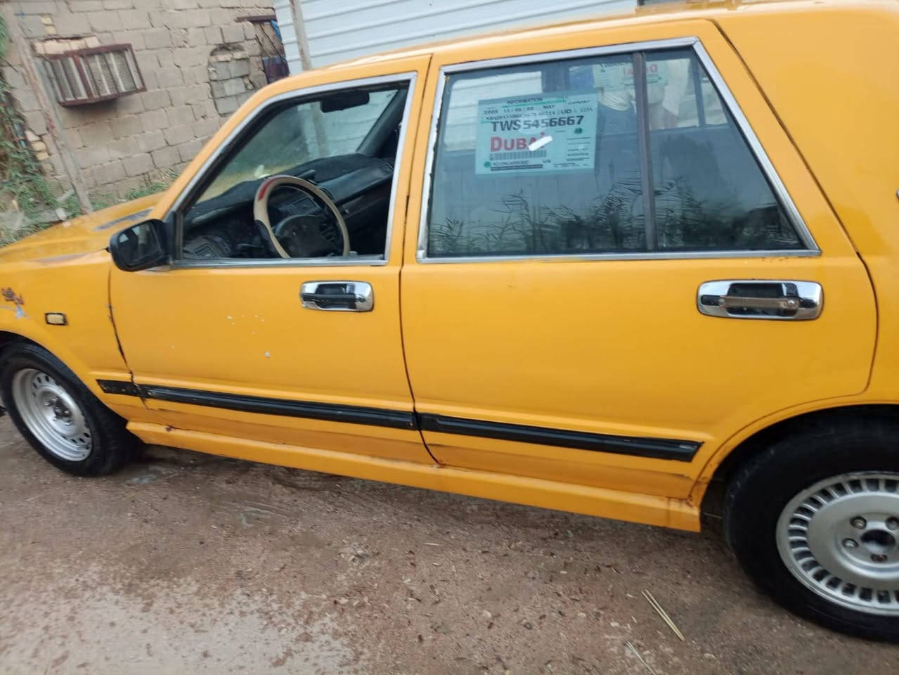 نيسان سدرك 2001 سيارة حلوة كير ومكينه خير من الله ابيع بس راعي راعيها موجود *********** ***********..
