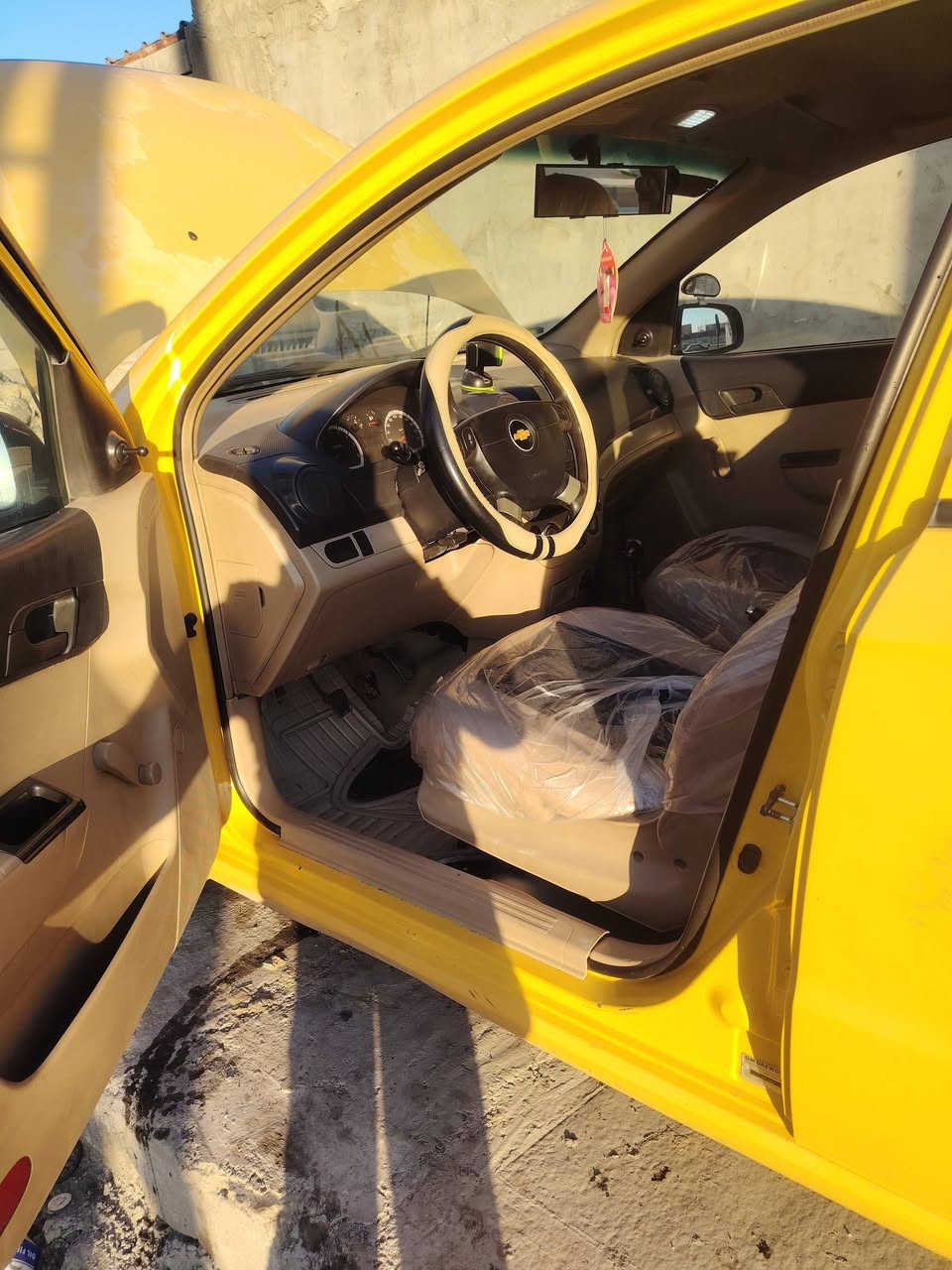 السلام عليكم..
سيارة افيو مؤسسه ٢٠١١ رقم كركوك احمر شرط مابيها لا طخه ولا تبديل..
محرك صرف كير شرط
رقم الموبايل :***********
اسيا:***********
ادمن وافق..
