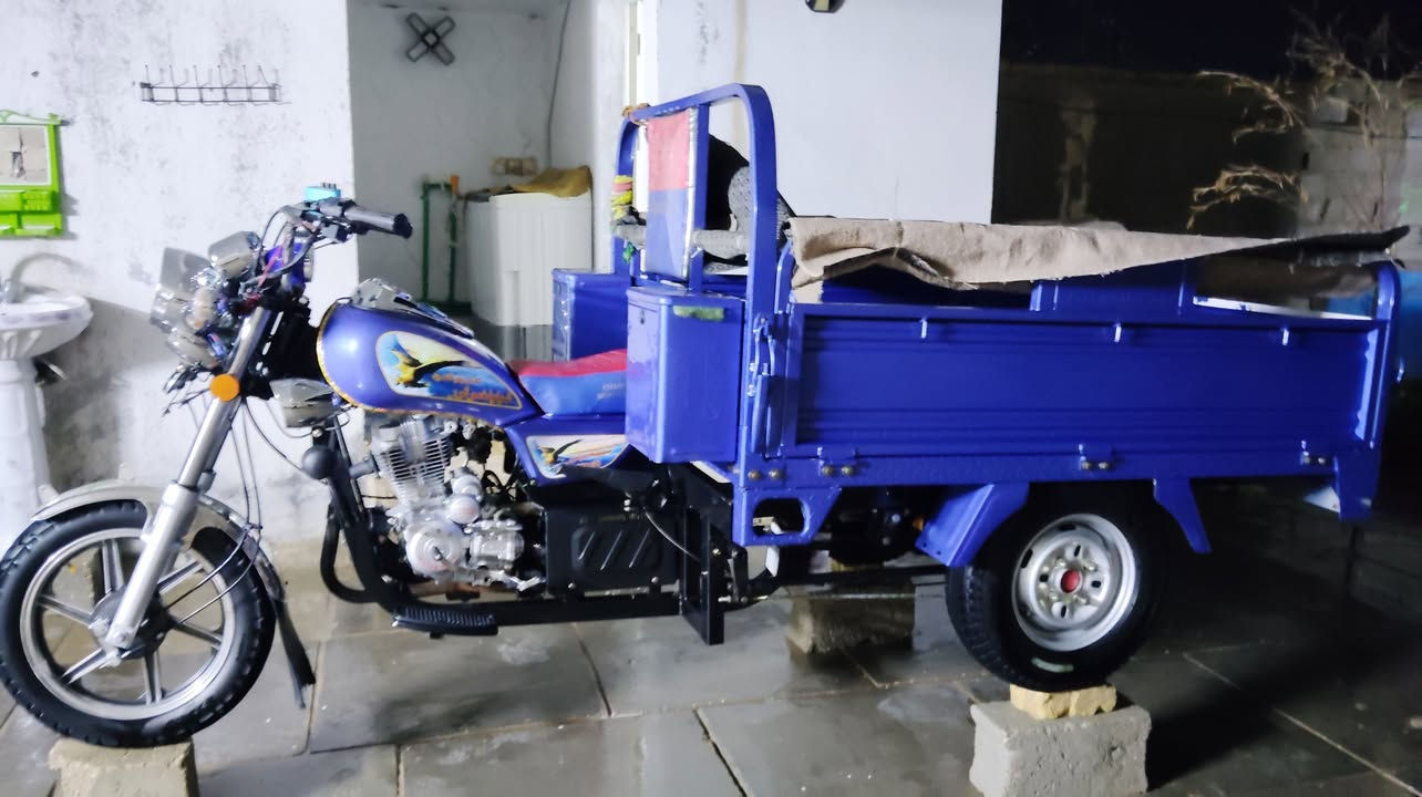 سلام عليكم شباب ستوته 23 للبيع طالعه 25 مكفوله كفاله عامه الوكيل الزعيم المكان ديوانيه شارع 30 وسعر خاص هذا رقمي ***********
