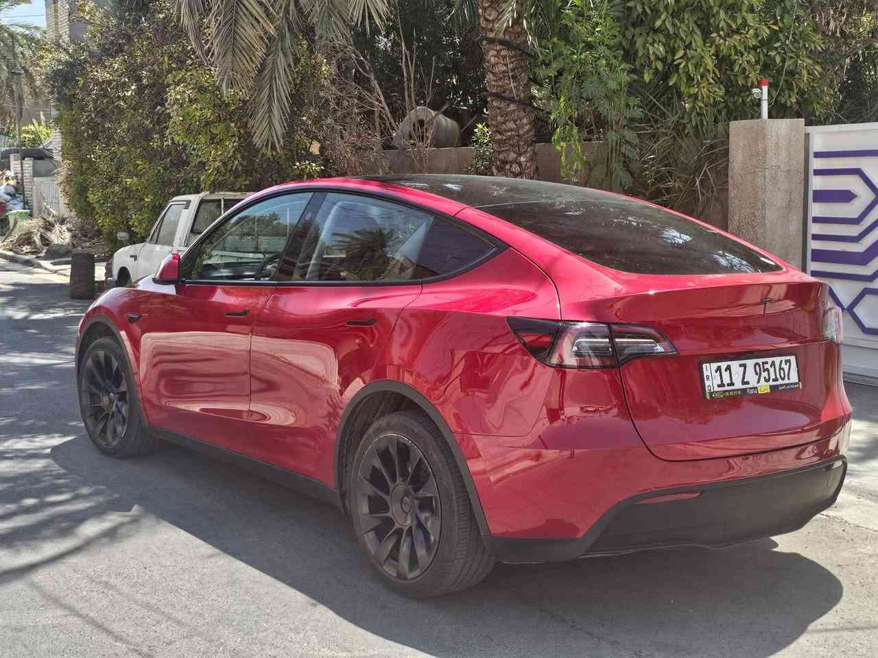Tesla model Y 2023 dual motor
السلام عليكم 
بيع فقط
تيسلا واي دوال موتور ٢٠٢٣
ماشية ٢٤ الف ميل 
السيارة نظيفة و جاهزة 
الحادث مثل ما موضح بالصور
المكان بغداد حي الجامعة 
***********
