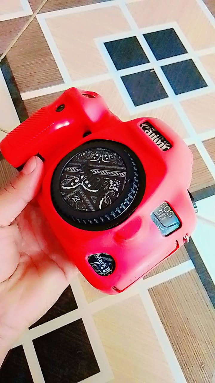 سلام عليكم
كامرة كانون 5d- Mlll  
ملحقاتة بدي. بطارية. شاحنة جيلاتين. رام اصلي. حزام كتف.نضافتة85% اي عطل مابية لغه عربية
مكاني حله سعر400الف بيه مجال


**إذا كنت صاحب هذا الإعلان وتريد حذفه لأي سبب، رجاءا أرسل رسالة إلى الدعم الفني**
