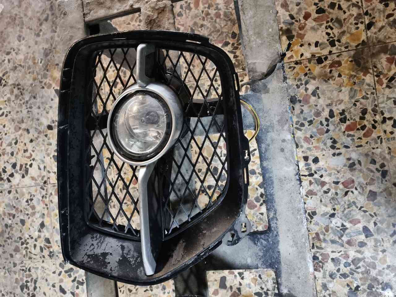 السلام عليكم بلوجكترات ويا القواعد كاملات بيهن واحد شوية بلطارف بي كسر مبين بلصورة 100الف
***********
