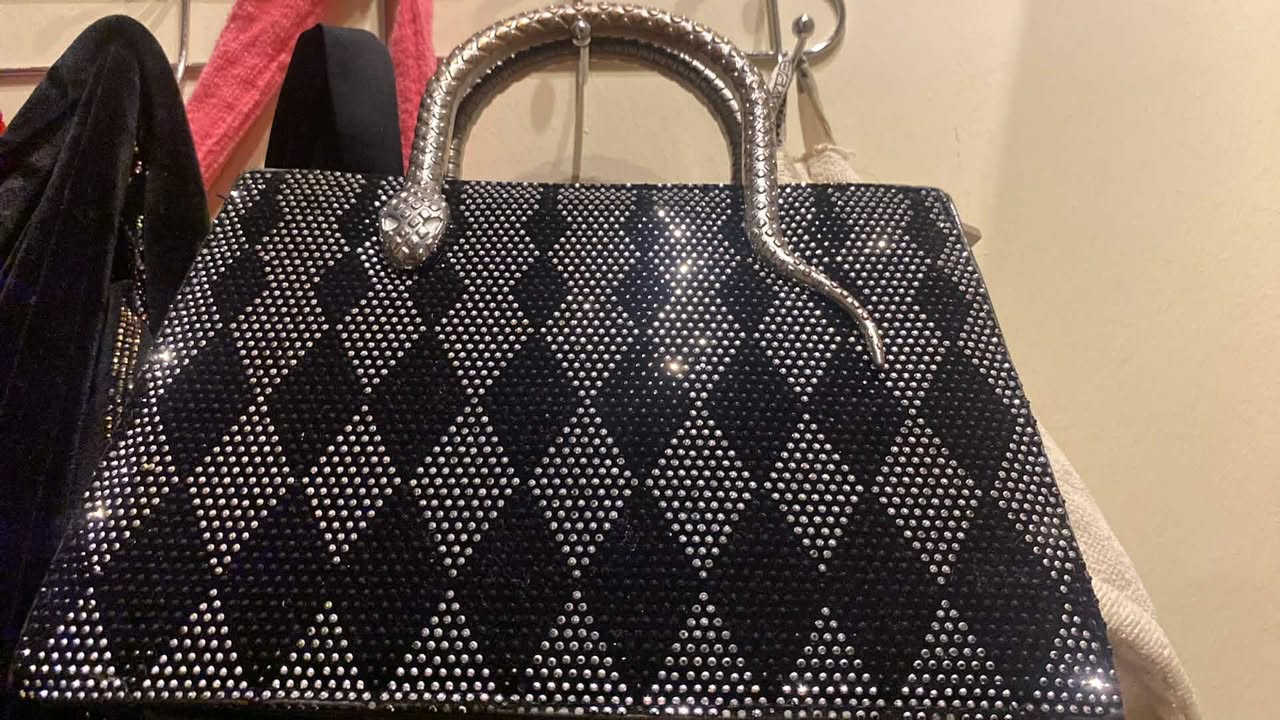 تشكيلة عدة ملابس للبيع اسعار مناسبة متوفر توصيل


**إذا كنت صاحب هذا الإعلان وتريد حذفه لأي سبب، رجاءا أرسل رسالة إلى الدعم الفني**