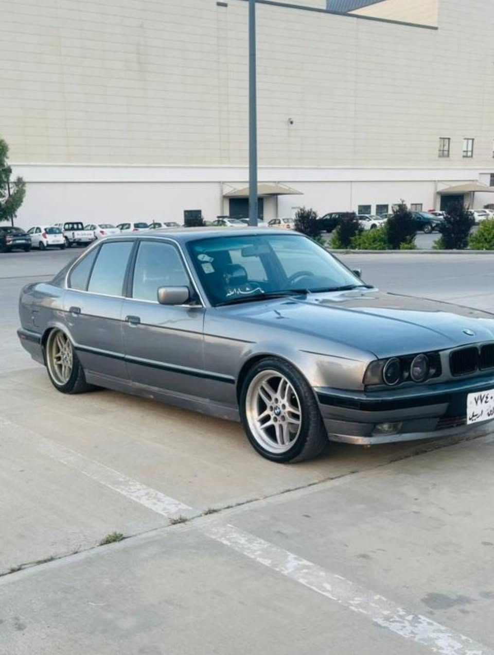 سلام‌علیکم ورحمةالله

سیارە بی ام ٥۲٥ BMW للبيع

- مودیل ۱۹۹۳ رقم‌اربیل تحويل بشرط

- فول موا‌صفات گیرعادی

-سیارە بجم کبس فقط واحد جاملغ خلفي مبدل

-  ۹۰۰ دولار غرامه

 - سياره نضيفه جدا رقم‌اربیل تحويل وكاله گیرمحرک حدادیە کلشی بشرط

سعر ٤٨ ورقه
مكان اربيل

للاستفسار اتصل برقم صاحب سياره
۰۷٥۰۳۷٤۳۰۳٦
هاف فايبر واتساب


**إذا كنت صاحب هذا الإعلان وتريد حذفه لأي سبب، رجاءا أرسل رسالة إلى الدعم الفني**