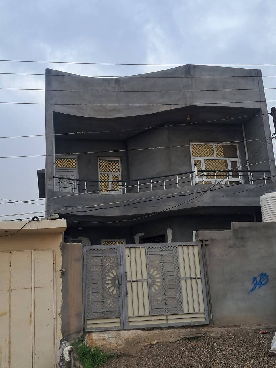 دار للبيع طابو زراعي بعقوبه باب الدرب شارع العام مقابل سكله السعيدي ١٥٠ متر السعر ١٢٥ للإستفسار ***********
