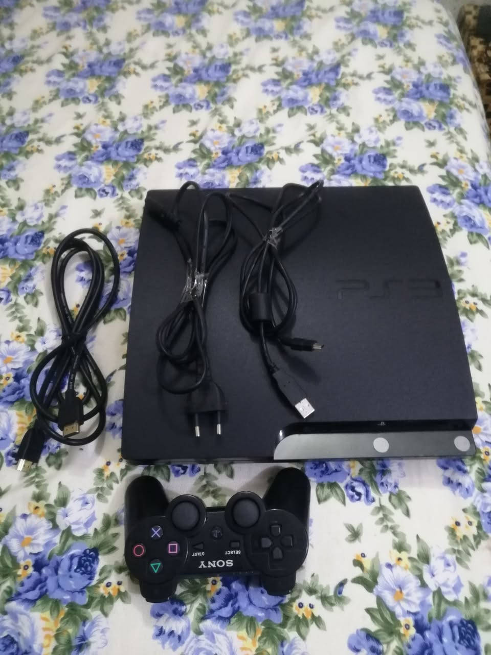 للبيع جهاز بلايستيشن 3 سليم (PS3 Slim)، الجهاز نظيف نظافه 100‪٪  يحتوي على 7 ألعاب ذاكره 128‪
​📦 الملحقات الكاملة ويا الجهاز
​واير الطاقة (الكهرباء) الأصلي.
​كابل HDMI للصورة عالية الدقة HD 8k. مو العادي ابو الخمسه الاف
​كابل شحن اليدات (USB).
​📌 ملاحظة: الجهاز كامل مكمل
 ما تصرف عليه أي دينار. مكاني العماره


**إذا كنت صاحب هذا الإعلان وتريد حذفه لأي سبب، رجاءا أرسل رسالة إلى الدعم الفني**