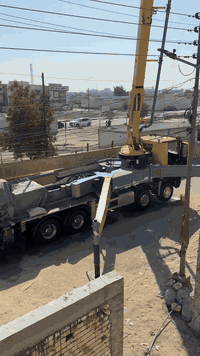 اللهم صل على محمد وآل محمد
تم بحمدلله صب سقف منزل في منطقة جمعيات الخليج العربي للعم المقاول وصفي الشمخاني تم الصب بقوة انضغاط C35 حقيقي

#للصب_المركزي_الجاهز في محافظة البصرة 

بنسب وكميات صحيحة ١٠٠٪؜

المواد مفحوصة مختبرياً 

المواعيد دقيقة وثابتة 

خبط درجة اولى ونسب حقيقية 

للتواصل                    ***********

حسين المنصوري #للكونكريت_المركزي_الجاهز
