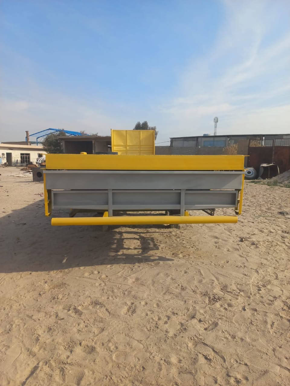 عربه طول  13/16/دناكير 14مربع 4محاور شاصي 16شريط اربع دناكير بليته بنطرون عربه مكفوله من كسر او فطر
عربه جناب لبيع اربع محاور 
‎0777 948 8860
*********** وتساب
