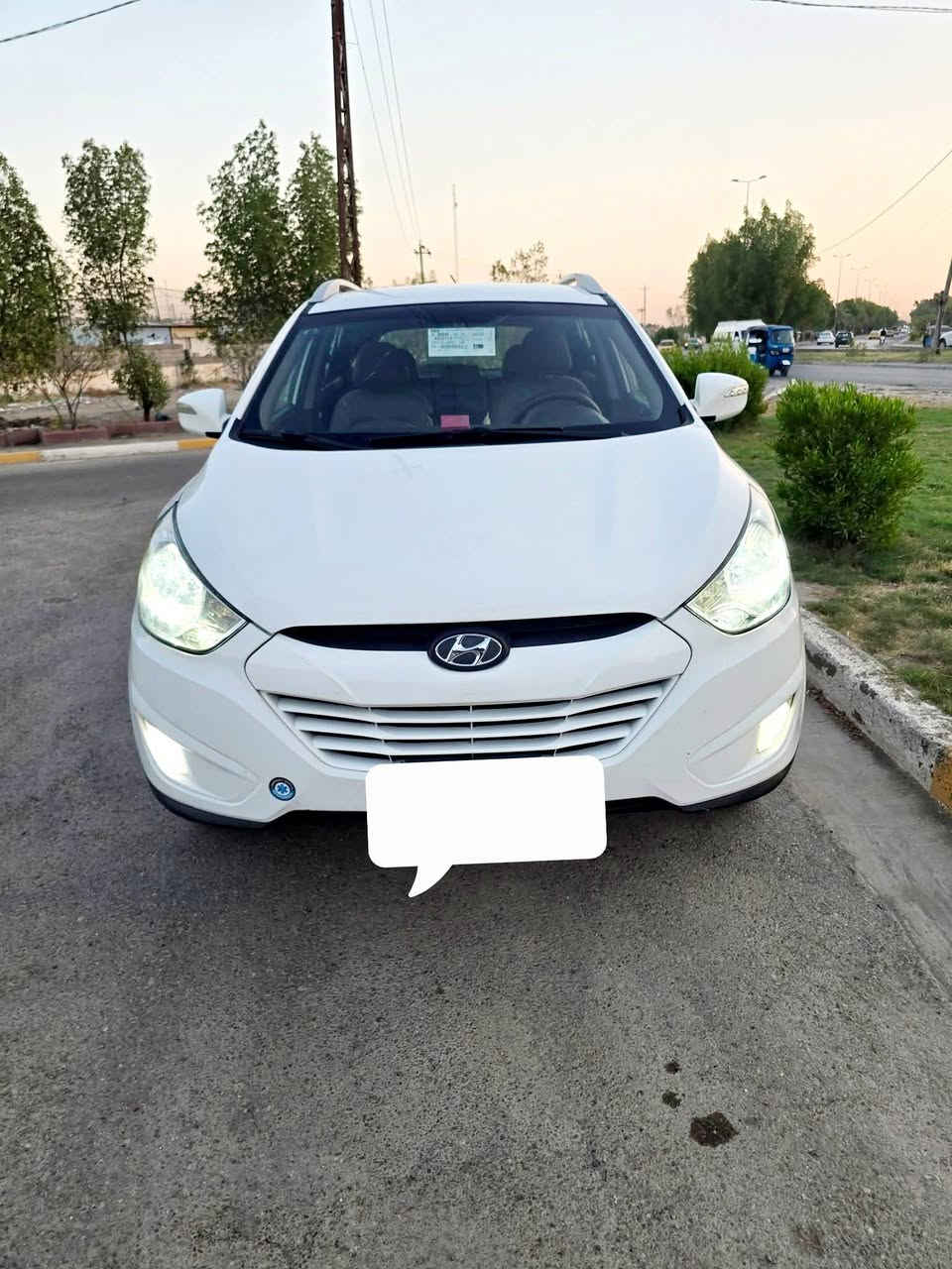 السلام عليكم توسان ٢٠١٢ خليجي بدون صبغ   كارت بلنيد بارد الباب الخلفي
رصعه بل جنطه سياره ماشيه ١٨١كيلو متر سياره جديده 
 المحرك ✅️ مفتوح سبب رواجز
كير✅️ سليم 
مواصفات سويج تحكمات ستيرن كامره خلفيه اشاره مري العنوان بغداد الدوره رقمي *********** السياره بيع او مراوس حسب القناعه السعر ١٣٩ وبيها مجال
