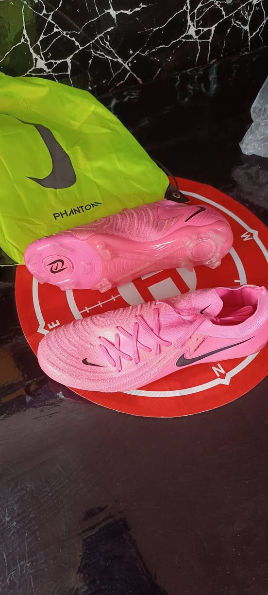 ئەم جۆرە  کالاو لاپچینانەم لایە کوالێتی ئەوروپێن  فول  کوالێتی   ناوی براندەکانی ناهێنم لەبەر یاسای فەیسبوک   وەرزشی  تاتان   بن برغوو  تەنها بە تاک لامن   لەحاويه ى  ئەوروپی دەرچونە  لە هه ر دانەو یەک جوتم هه یە  بۆ نرخ نامە بنێرە 📩


**إذا كنت صاحب هذا الإعلان وتريد حذفه لأي سبب، رجاءا أرسل رسالة إلى الدعم الفني**