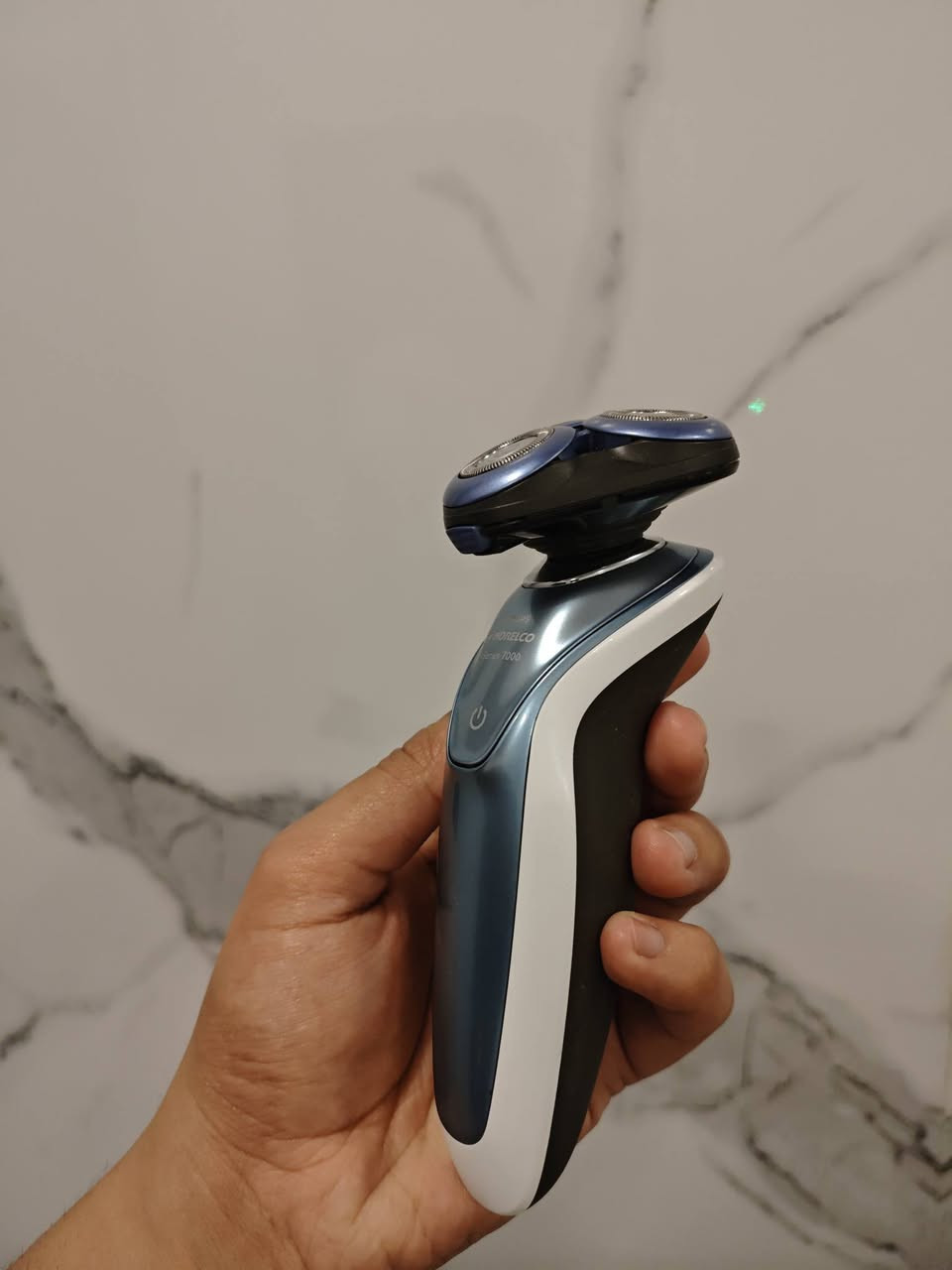 السلام عليكم 🌹
ماكنة حلاقة فليبس الأصلي أخر اصدار 
بطارية شحن تعمل شرط الفحص 
مع شاحنتها الاصلية والكيس وجميع الملحقات عدا الكارتون 
... علماً بأن سعرها بالوكالة 500$
السعر المطلوب 65 الف  فقط !


**إذا كنت صاحب هذا الإعلان وتريد حذفه لأي سبب، رجاءا أرسل رسالة إلى الدعم الفني**