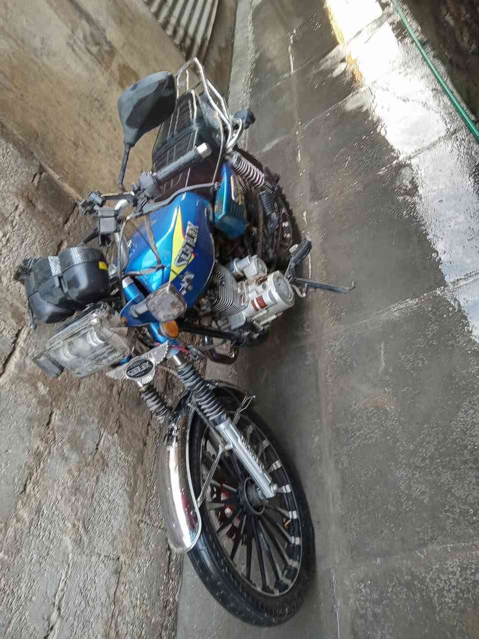 السلام عليكم 
سونك للبيع موديل 2025 مامكمركه وبيهه نواقص بسيطه مكاني بغداد  سعرها 
450 قفل الرقم‏ ‪0781 173 9698‬‏
