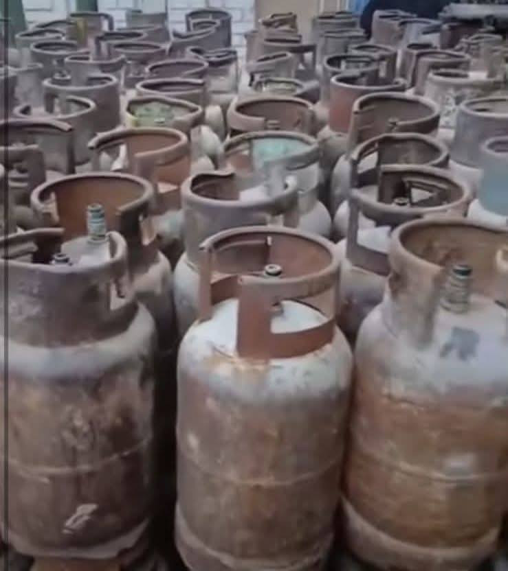 سلام عليكم دبات غاز عراقيات سعر الوحدة ٣٥ شلع ابيع واقل كمية ٣ قطع مكاني بغداد اليرموك توصيل موجود ***********
