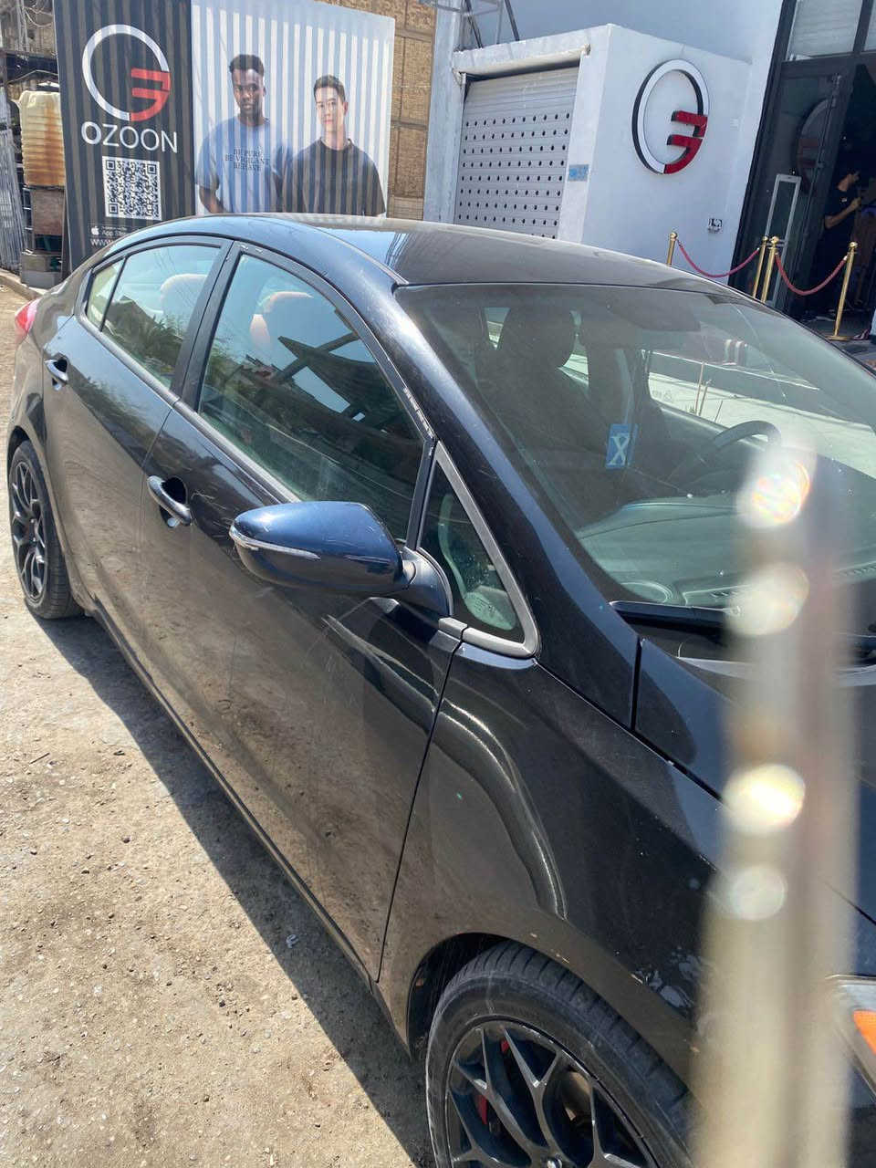 كيا فورتي موديل 2016
رقم بصرة بسمي
سياره بيها ضربه الباب سايق والمدكر وارد امريكي 
مكينة 1800 سعرها 85
رقم صاحب سيارة اخوي *********** البصرة, العراق
